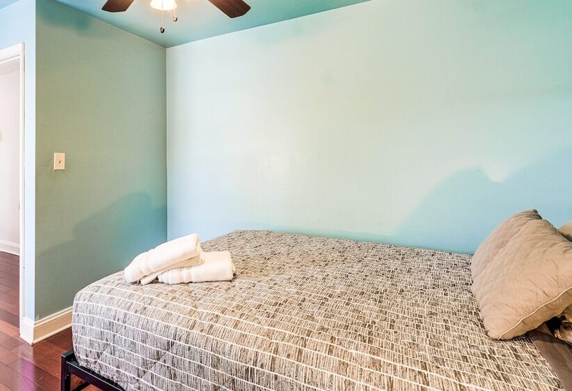 Pet Friendly Silver Spring Home: 2 Mi To Downtown!