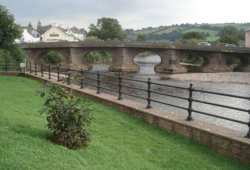 Резиденция Brecon Beacons Luxury 7 Bed House With Hottub
