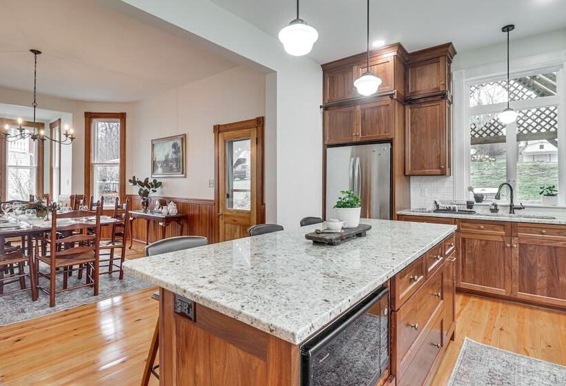 Restored Virginia Victorian: 10 Mi To Harrisonburg