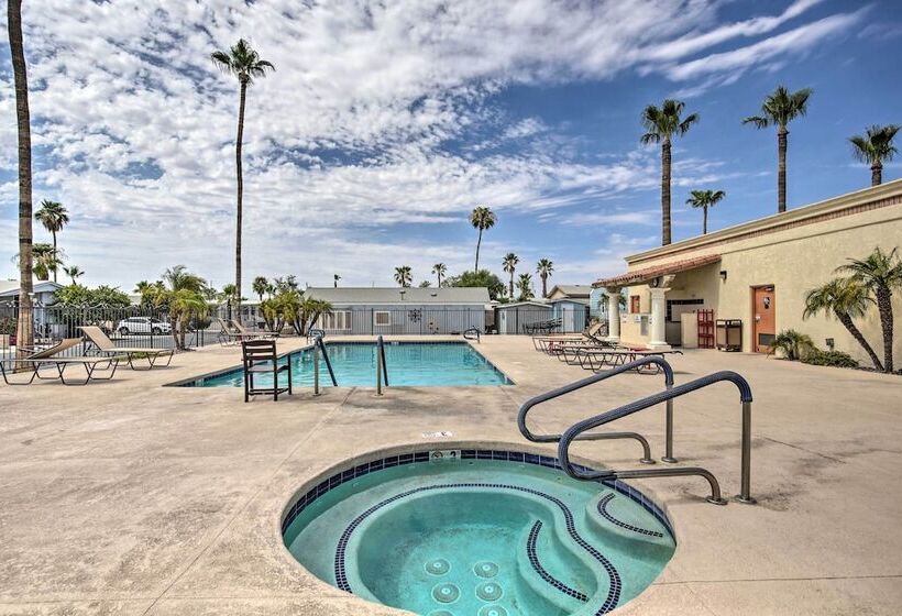 Yuma Home W/ Fire Pit & Outdoor Community Pool!