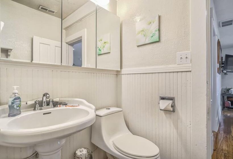 1br Quiet Neighborhood & Nearby Parks