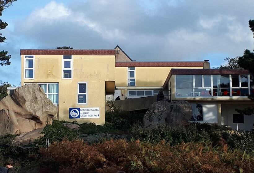 פונדק Auberge Granit Rose