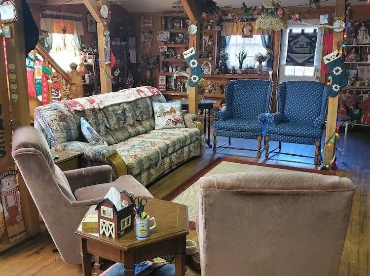住宿加早餐  Kennedys Red Barn Inn