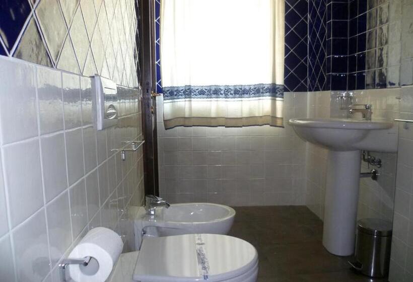 فندق Albergo Residenziale La Corte