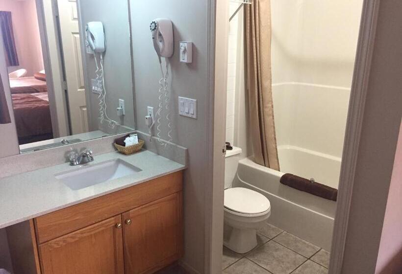 בית מלון כפרי Avalon Inn
