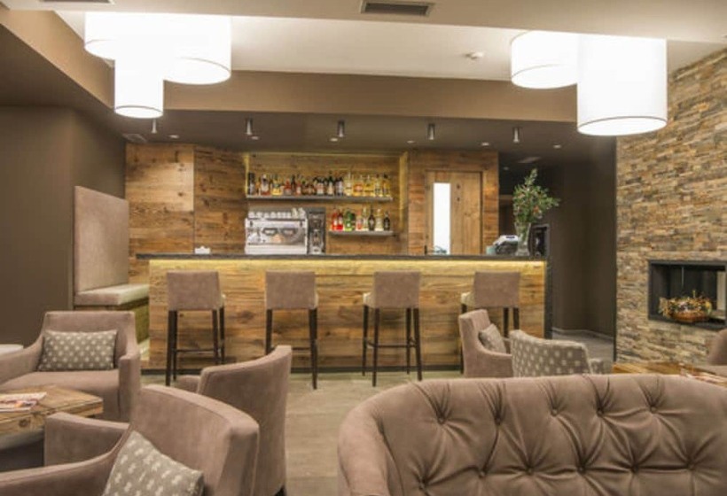 هتل Garni Caminetto