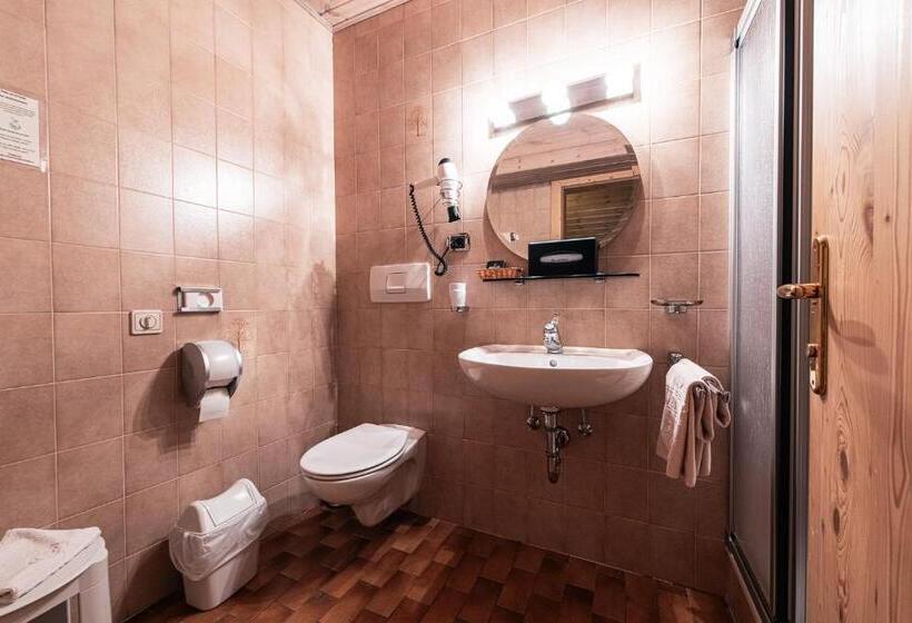 Отель Goldene Rose