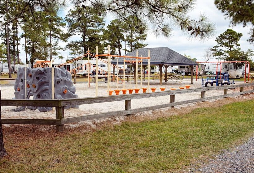 Отель Sun Retreats New Point