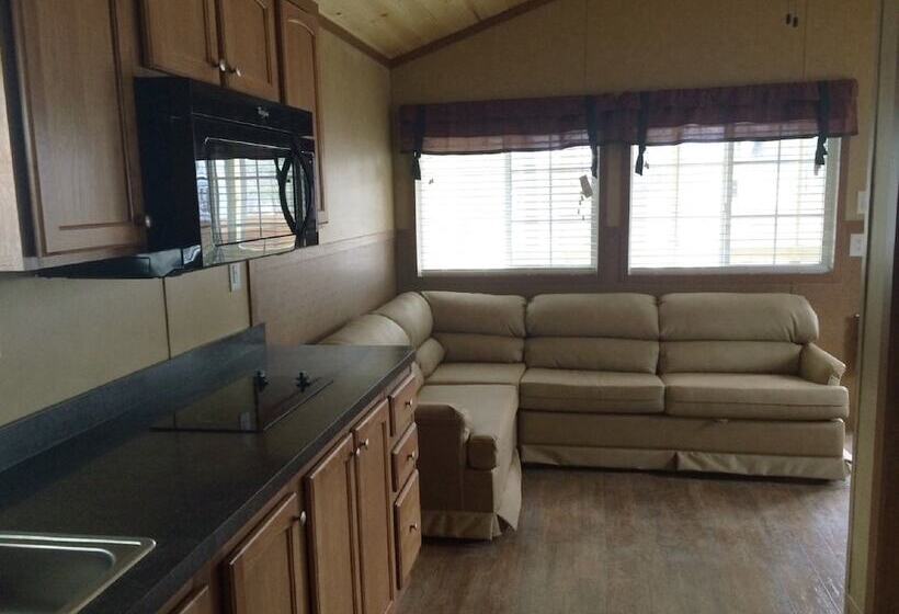 Отель Sun Retreats New Point