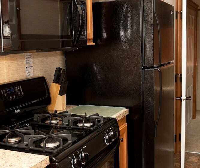 Отель Sun Retreats New Point