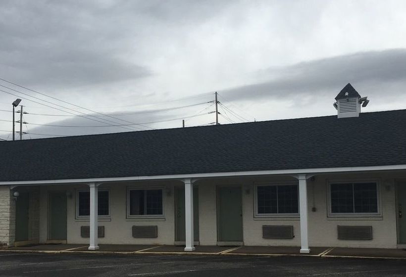 Track & Turf Motel