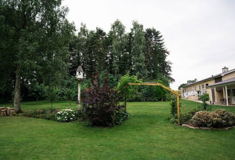 هتل By The Bridge Bed & Breakfast