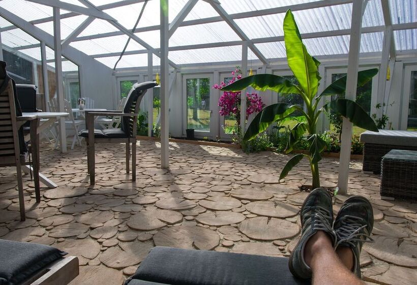 هتل By The Bridge Bed & Breakfast