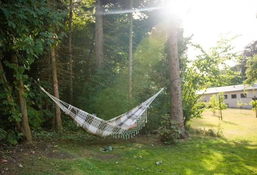 هتل By The Bridge Bed & Breakfast