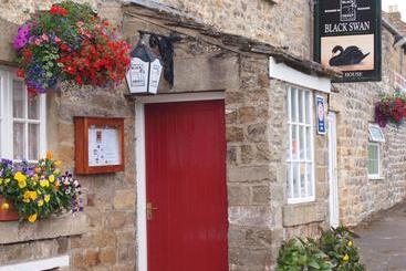 هتل Black Swan Inn