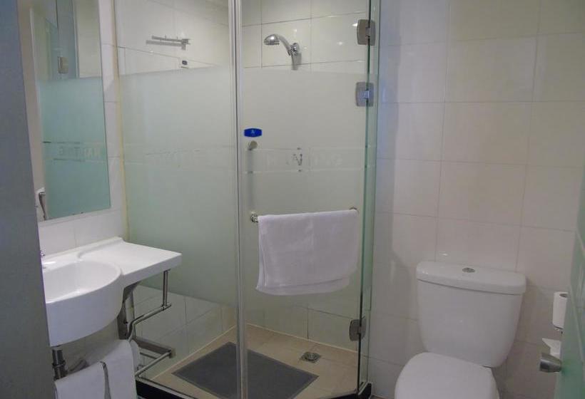 호텔 Hanting Express Chongqing Yangjiaping Metro Station