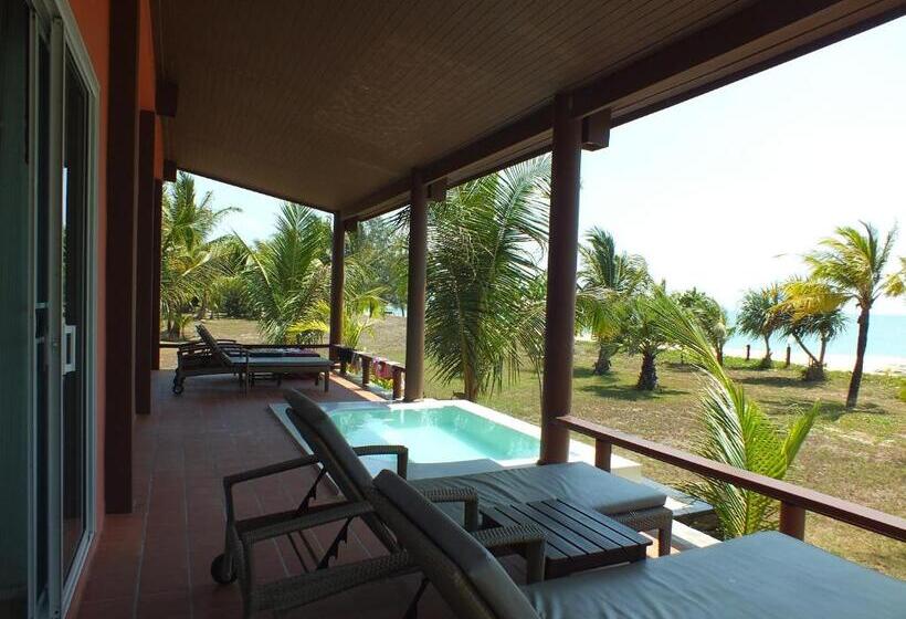 ホテル C&n Kho Khao Beach Resort   Sha Plus