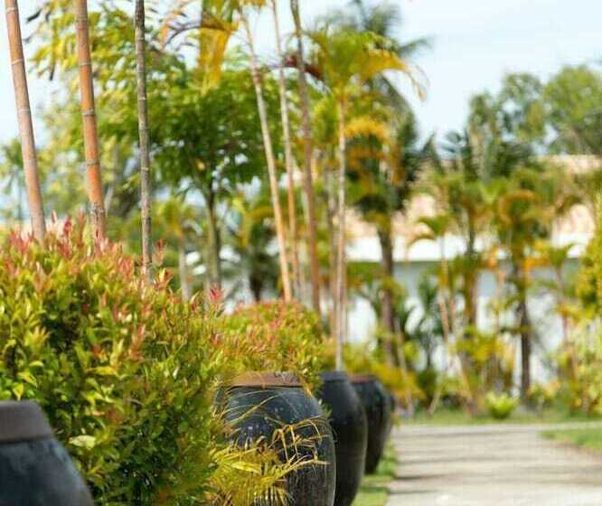 هتل Mango Beach Resort