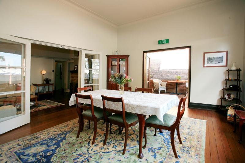 فندق The Bank Guesthouse