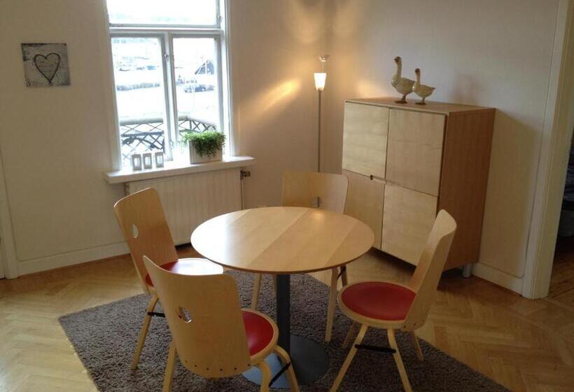 åhus B&b Och Vandrarhem