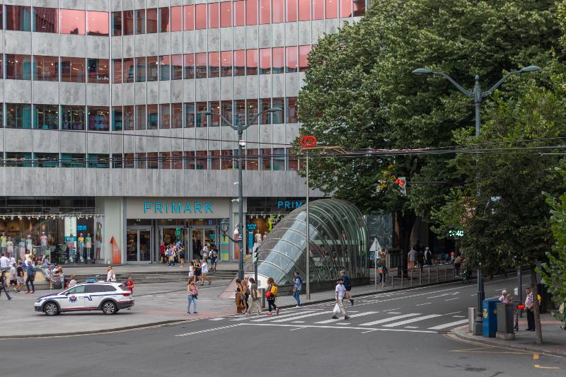 בית מלון כפרי B48 Bilbao Abando Serviced Apartments