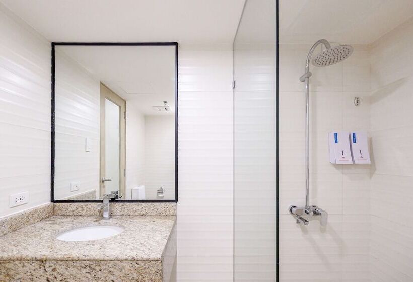 فندق Surestay Plus By Best Western Cebu City