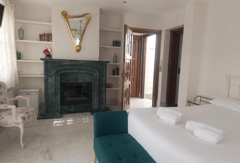 تختخواب و صبحانه Suite Comares