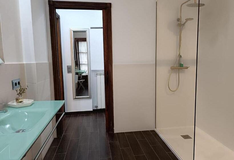 تختخواب و صبحانه Suite Comares