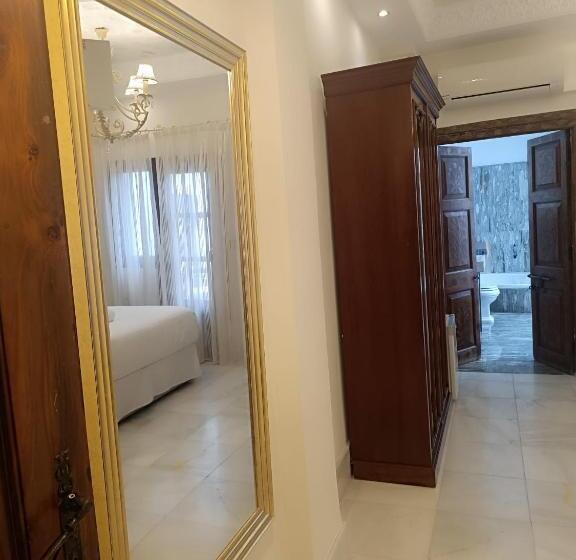 تختخواب و صبحانه Suite Comares