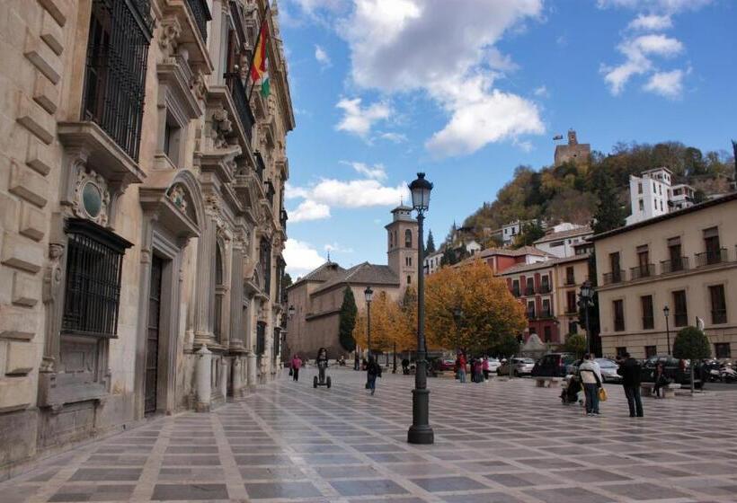 تختخواب و صبحانه Suite Comares