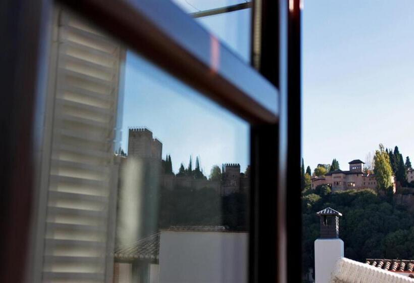 تختخواب و صبحانه Suite Comares