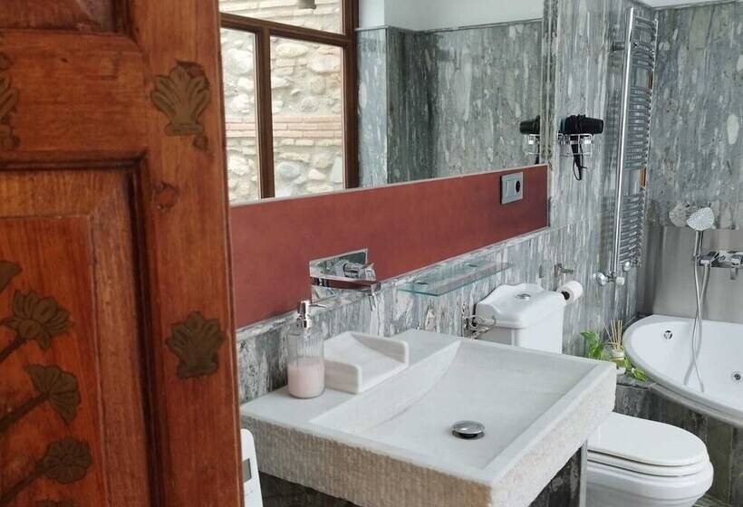 تختخواب و صبحانه Suite Comares