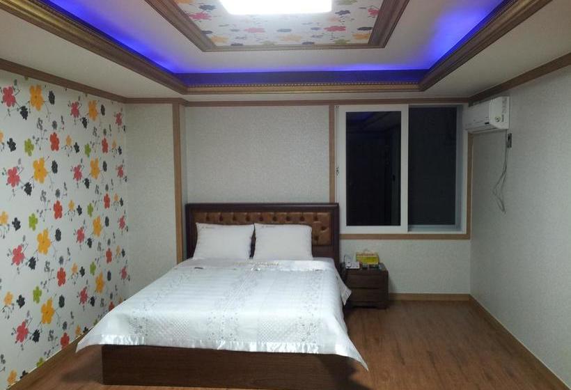 בית מלון כפרי Gwangju  Banana