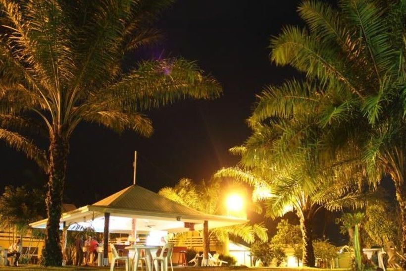 هتل Alotau International