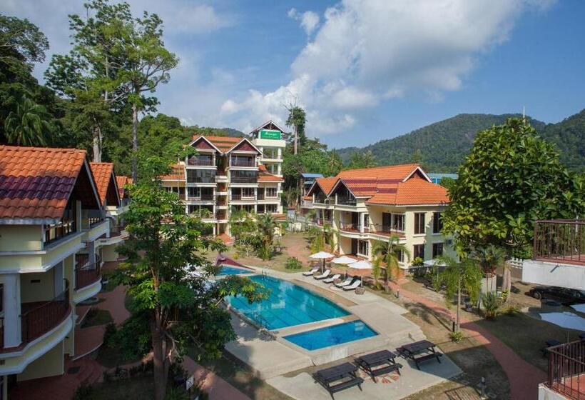 هتل Anjungan Beach Resort