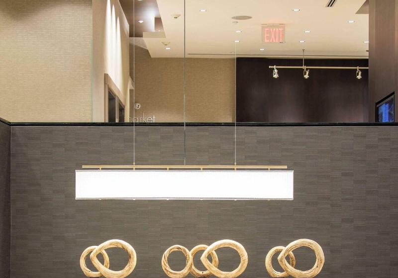 هتل Courtyard By Marriott New York Queens/fresh Meadows