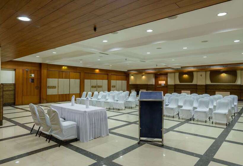 Отель Quality Inn Palms