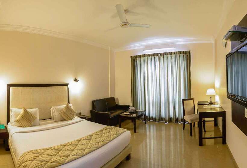 Отель Quality Inn Palms