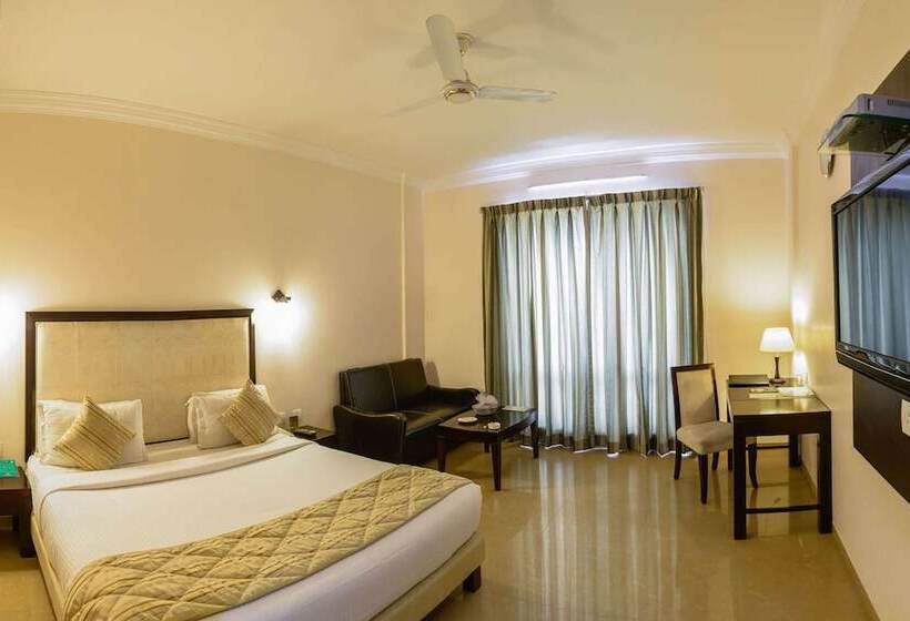 Отель Quality Inn Palms