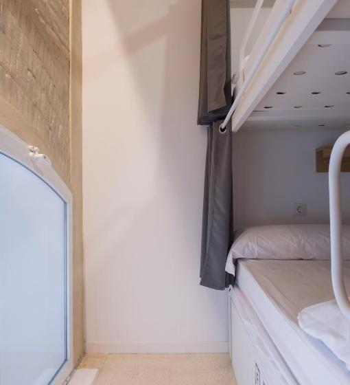 Up Hostel Valencia
