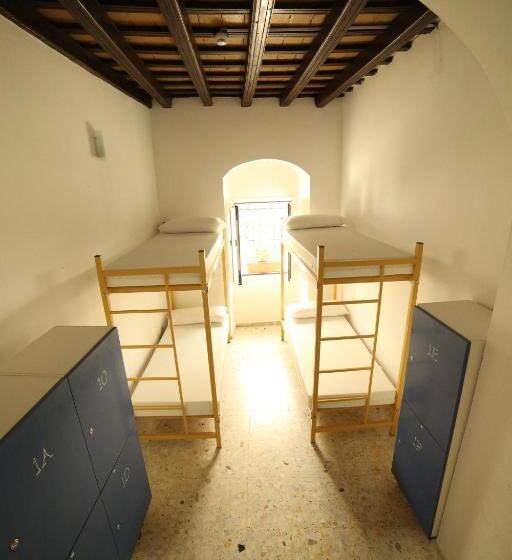 Wake Up In Tarifa Hostel & Restaurant Lounge