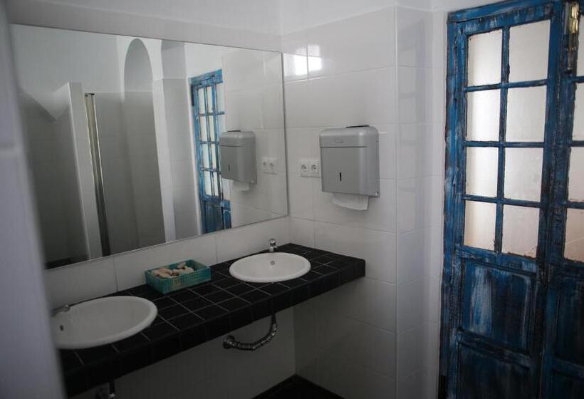 Wake Up In Tarifa Hostel & Restaurant Lounge