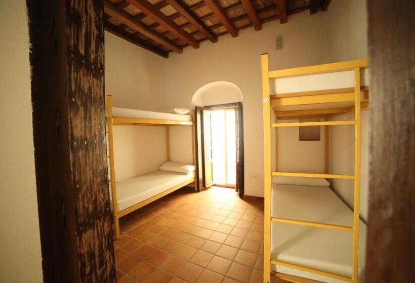 Wake Up In Tarifa Hostel & Restaurant Lounge