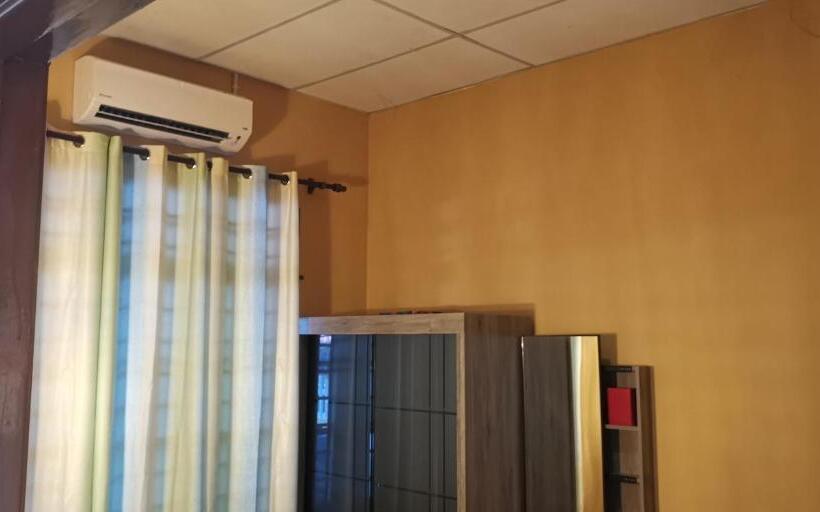 بنسيون Aqiza Home Kuala Krai