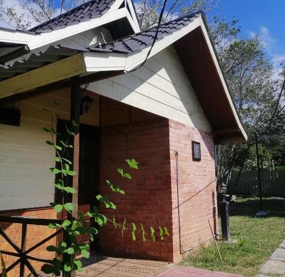 استراحتگاه Api Api Eco Chalet