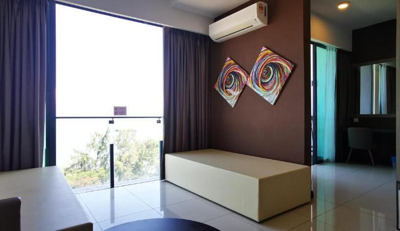 Dwharf Seaview Executive Suit Portdickson