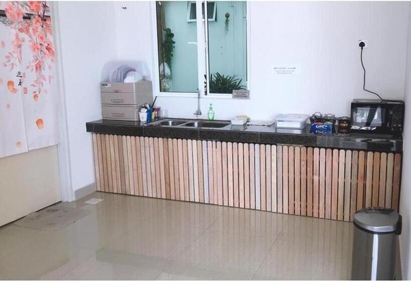 Alexis Kt Roomstay
