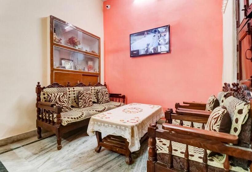 בית מלון כפרי Oyo Flagship Shree Laxmi Guest House