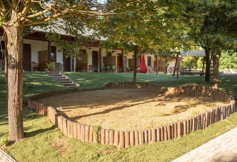 פנסיון Family Farm Vendégház