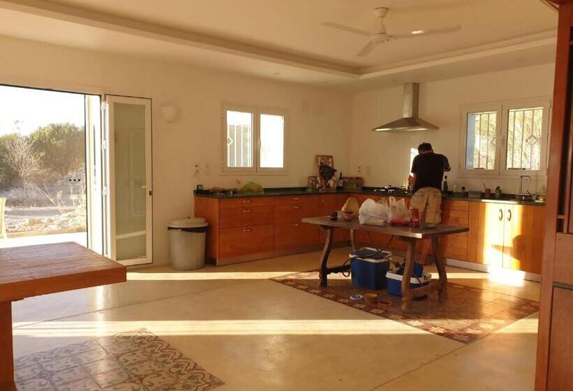 بنسيون Milagro De Algar